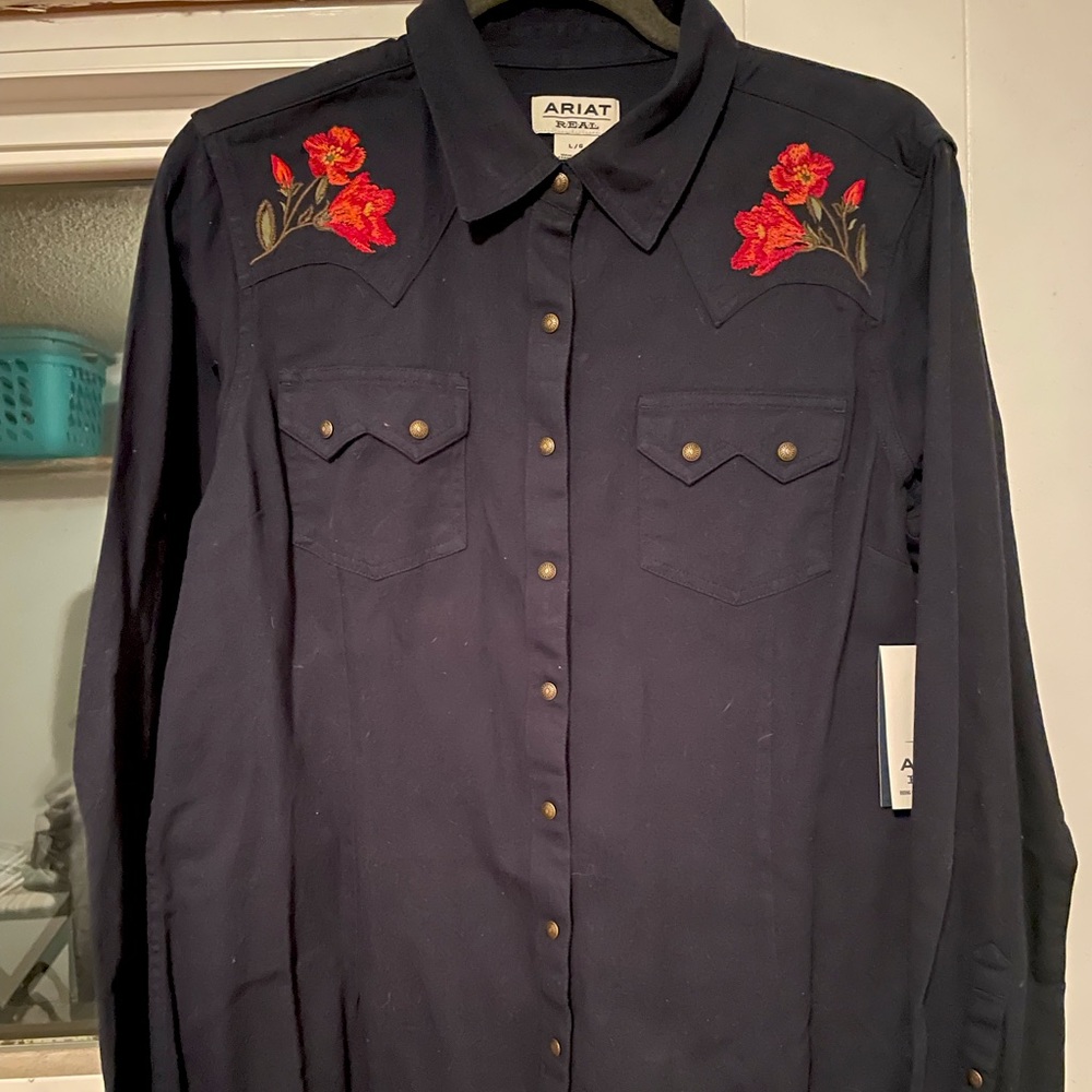 NWT Ariat Embroidered Denim Button Up Shirt/Jacket